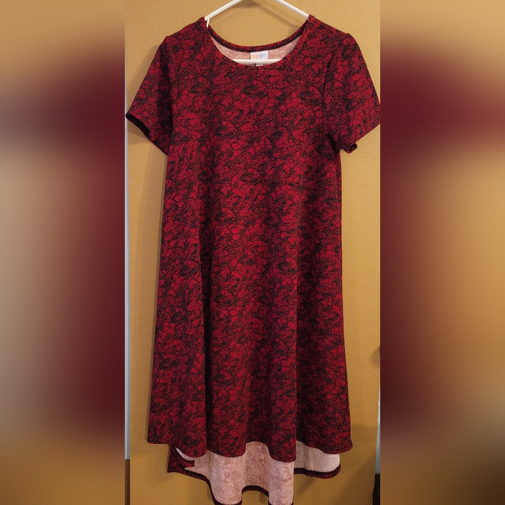 LuLaRoe Medium Carly red black floral high low dress
